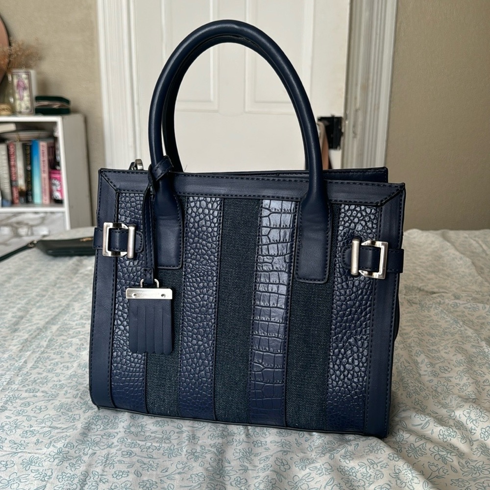Hand bag